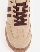  Sneakers pe platformă din cauciuc embosat decorate cu barete Naifeh Bej închis