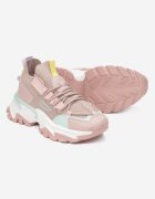  Sneakersi Roz Kharena