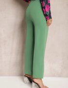 sophyline Pantaloni Eleganti Verzi cu craci evazati finisati cu un lant decorativ in talie Hamophona