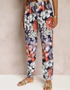 tiramisu Pantaloni Bleumarin cu Flori cu Elastic în Talie și Craci Drepți Flosene