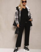 tp collection Pantaloni de trening Negri cu o croială dreaptă cu elastic în talie și buzunare Tiaris