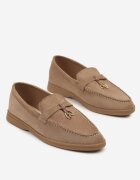 tulipano Mocasini bej închis din eco-piele întoarsă cu pandantiv decorativ Fevionea