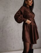 unigirl Rochie Utility cu croială de cămașă din piele întoarsă sintetică Wirette Maro