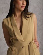 unigirl Vestă elegantă bej stilizată ca un sacou cu legătură fără mâneci Qirama