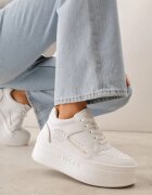 vices Adidași Alb-Auriu pe platformă decorați cu aplicații metalice Nelanil
