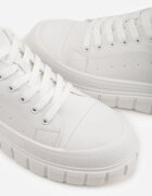 vices Adidași Albi pe Platformă Stil Chunky cu Perforații Hypsyllis