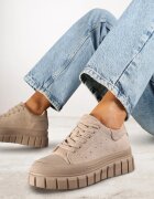 vices Adidași Bej închis pe Platformă cu Relief Decorate cu Perforații Leaniael