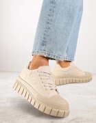 vices Adidași Bej pe Platformă cu Relief Decorați cu Perforații Leaniael