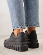 vices Adidași Negri cu platformă stil chunky cu perforații Hypsyllis