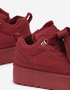 vices Adidași Visinii stilizați ca cizme de iarnă cu platformă cu blană artificială Naleris