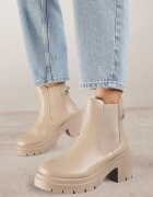 vices Botine Chelsea Bej cu toc gros cu talpă zimțată și lanț decorativ Shalise