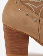 vices Botine Cowboy perforate bej închis cu toc conic decorate cu nituri Sennatea