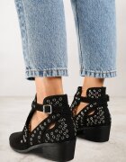 vices Botine Negre cu toc gros stil cowboy cu aplicații metalice și decupaje Virori