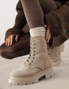 vices Botine worker bej închis cu talpă plată finisate cu zirconii Lerissna