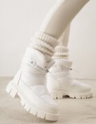 vices Ghete de iarnă Albe pe Platformă Joasă cu Cusături Matlasate Decorative și Bandă Elastică Raballa