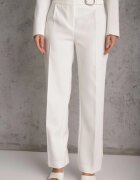 vices Pantaloni albi eleganți cu dungă decorați cu închidere cu cataramă Azisore