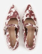 vices Pantofi cu toc Maro cu pete de vacă pe toc stiletto cu branț din piele naturală decorate cu ținte Rileinea Virale