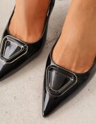 vices Pantofi cu toc Sandale negre cu toc stiletto Slingback Lăcuite cu ornament Ataloria