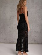 vices Rochie asortată pe bretele din plasă cu model floral din velur Zimvia Neagră