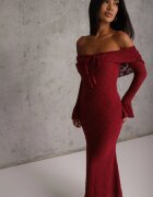 vices Rochie de dantelă cu decolteu spaniol și mâneci evazate Namaria Bordo
