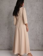 vices Rochie Elegantă Bej cu croială petrecută Decorată cu aplicație în talie Zilendra