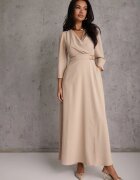 vices Rochie Elegantă Bej cu croială petrecută Decorată cu aplicație în talie Zilendra
