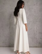 vices Rochie elegantă bej deschisă cu croială petrecută decorată cu aplicație în talie Zilendra