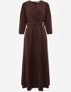 vices Rochie Elegantă Maro cu Croială Petrecută Decorată cu Aplicație în Talie Zilendra
