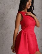 vices Rochie evazată cu croială elegantă care evidențiază talia Aikamna Roșie