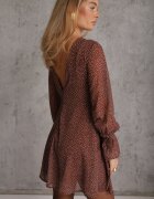vices Rochie Maro Decorată cu Mâneci Transparente și Buline Celziva