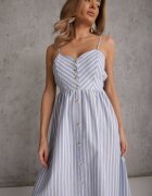 vices Rochie midi albastră în dungi decorată cu nasturi Eimam