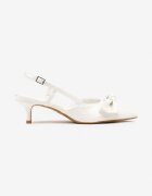 vices Sandale Albe Lăcuite pe Toc Pisicuță Tip Slingback cu Fundă Kovenna