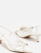 vices Sandale Albe Lăcuite pe Toc Pisicuță Tip Slingback cu Fundă Kovenna