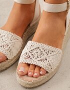 vices Sandale Bej pe Pană cu Împletitură în Stil Boho Petrallea