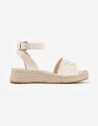 vices Sandale Bej pe Pană cu Împletitură în Stil Boho Petrallea