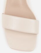 vices Sandale cu toc mic și modele geometrice Hellaria Bej