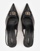 vices Sandale tip pantof Negre cu toc pisicuta Tip slingback Decorate cu aplicație metalică Lilarunea