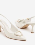 vices Sandale tip Pantofi Albe cu Toc stiletto Slingback Lăcuite cu Ornament Ataloria