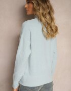 wool fashion Pulover guler înalt Albastru deschis cu Relief și cu Borduri Elastice Melovira