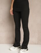 yu & me Set Negru în stil sportiv Pantaloni evazați cu talie îndoită și Tricou Silfina