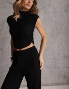 yu & me Set Negru Pantaloni Wide Leg și Top cu guler înalt și Drapaj în Talie Meridone