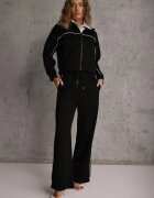yu & me Set Trening Negru în Stil Retro Pantaloni Wide Leg și Bluză cu Guler Înalt Sewelia