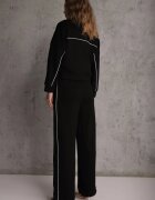 yu & me Set Trening Negru în Stil Retro Pantaloni Wide Leg și Bluză cu Guler Înalt Sewelia