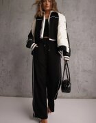 yu & me Set Trening Negru în Stil Retro Pantaloni Wide Leg și Bluză cu Guler Înalt Sewelia