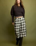 Stradivarius Bermude Elegante Cu Talie Încrucișată În Carouri Verde 40