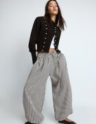Stradivarius Pantaloni Balloon Fit În Carouri Ecru S