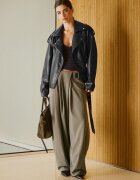 Stradivarius Pantaloni Eleganți Cu Pense Și Curea Kaki 40