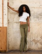 Stradivarius Pantaloni Evazat Cu Talie Întoarsă Kaki Xl