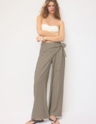 Stradivarius Pantaloni Fluizi Sarong Kaki L