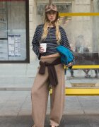 Stradivarius Pantaloni Jogger Barrel Cu Textură Moale Maro Xl